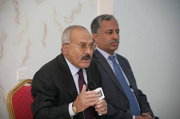 "صالح والزوكا" يثيرون غضب واستنفار الحوثيين بعد عام من مقتلهما (صور)