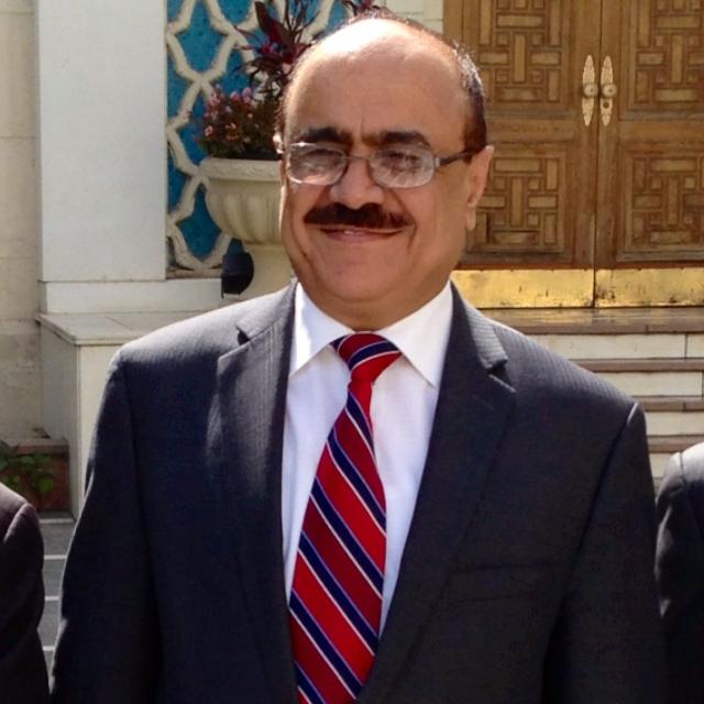 السفير العمراني: هناك نوايا شريرة مبيتة ضد اليمن وينبغي على الأحرار مواجهتها بلا هوادة