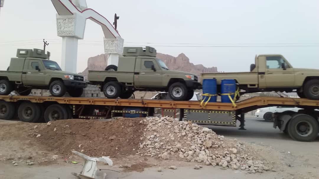 دفعة عسكرية سعودية تتوجه نحو العاصمة المؤقتة عدن (صور)