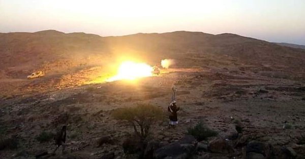بعد فشل تقدمها ..مليشيا الحوثي تطلق صواريخ بالييستيه على مريس