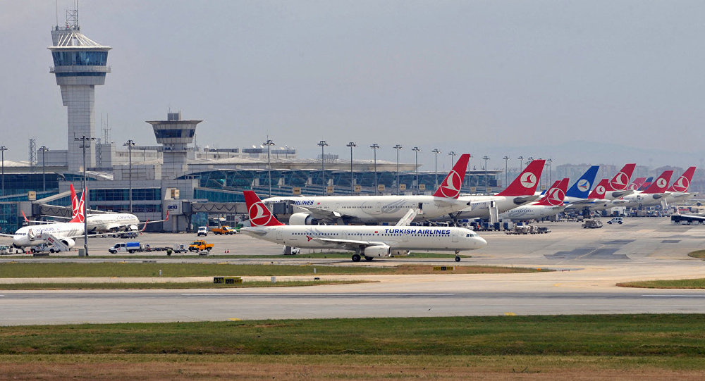 مسؤول يمني يكشف حقيقة ماحدث مع يمنية في مطار اسطنبول 