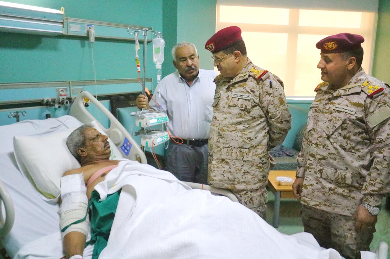 وزير الدفاع: جريمة العند لن تثي القوات المسلحة عن معركتها ضد مليشيا الحوثي الإيرانية