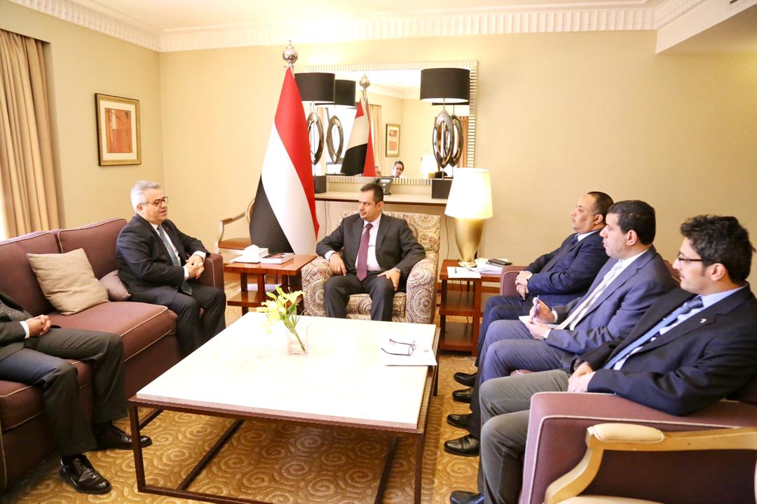 رئيس الوزراء يبحث مع السفير التركي مستجدات الوضع في اليمن
