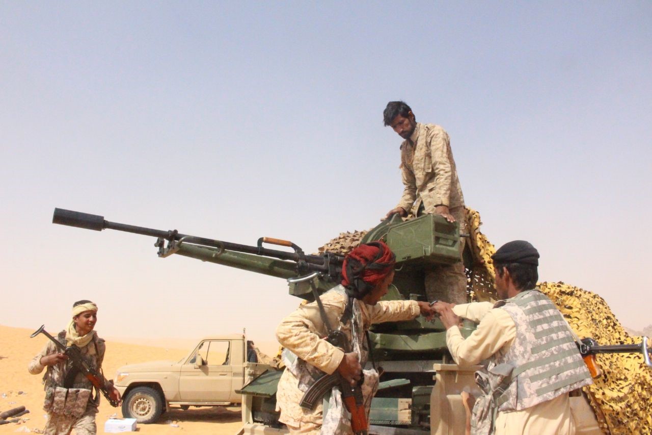الجيش يهاجم مواقع مليشيا الحوثي في الجوف 
