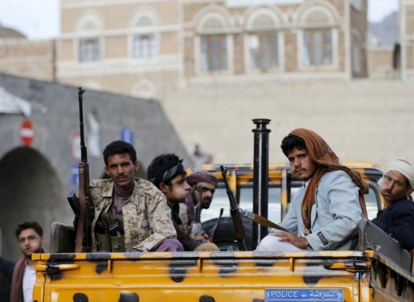 التحالف يلقي منشورات ورقية تحذر من الاقتراب من الحوثيين