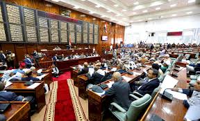 النواب المؤيدين للحوثي يعلنون موقفهم من انعقاد جلسات البرلمان في سيئون