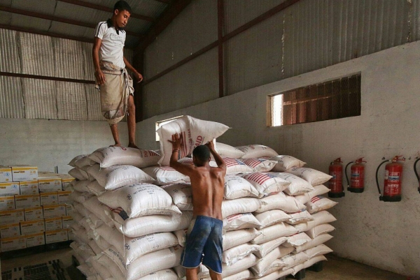 في ظل تُهم النهب والفساد.. الأمم المتحدة تقول إنها سلمت غذاء لـ «9,5 مليون يمني» خلال شهر