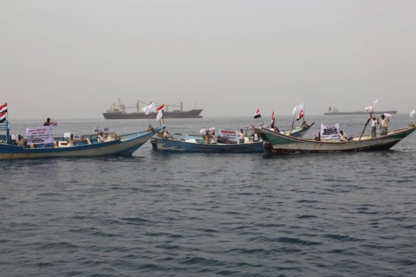 صيادون يمنيون يجددون رفضهم لتواجد السفينة الإيرانية "سافيز" بالمياه الإقليمية