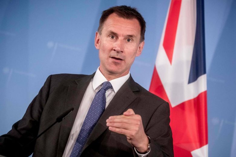 بريطانيا تطالب إيران بإلزام الحوثيين بالانسحاب من الحديدة