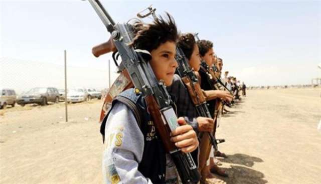 التحالف يسلم أطفال جندهم الحوثيون بعد إعادة تأهيلهم