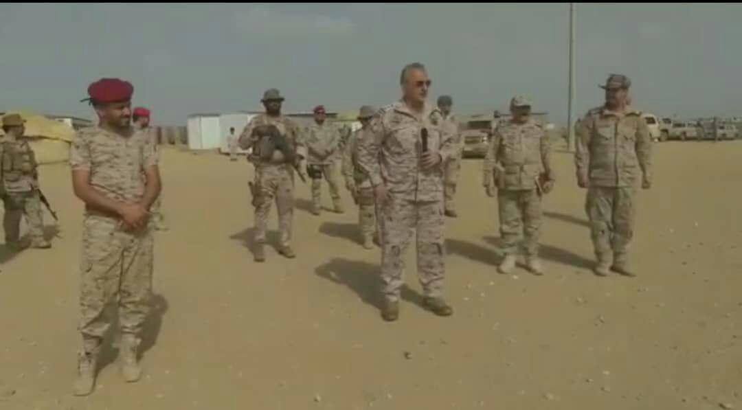  قائد بالتحالف العربي يزور جبهات القتال بصعدة