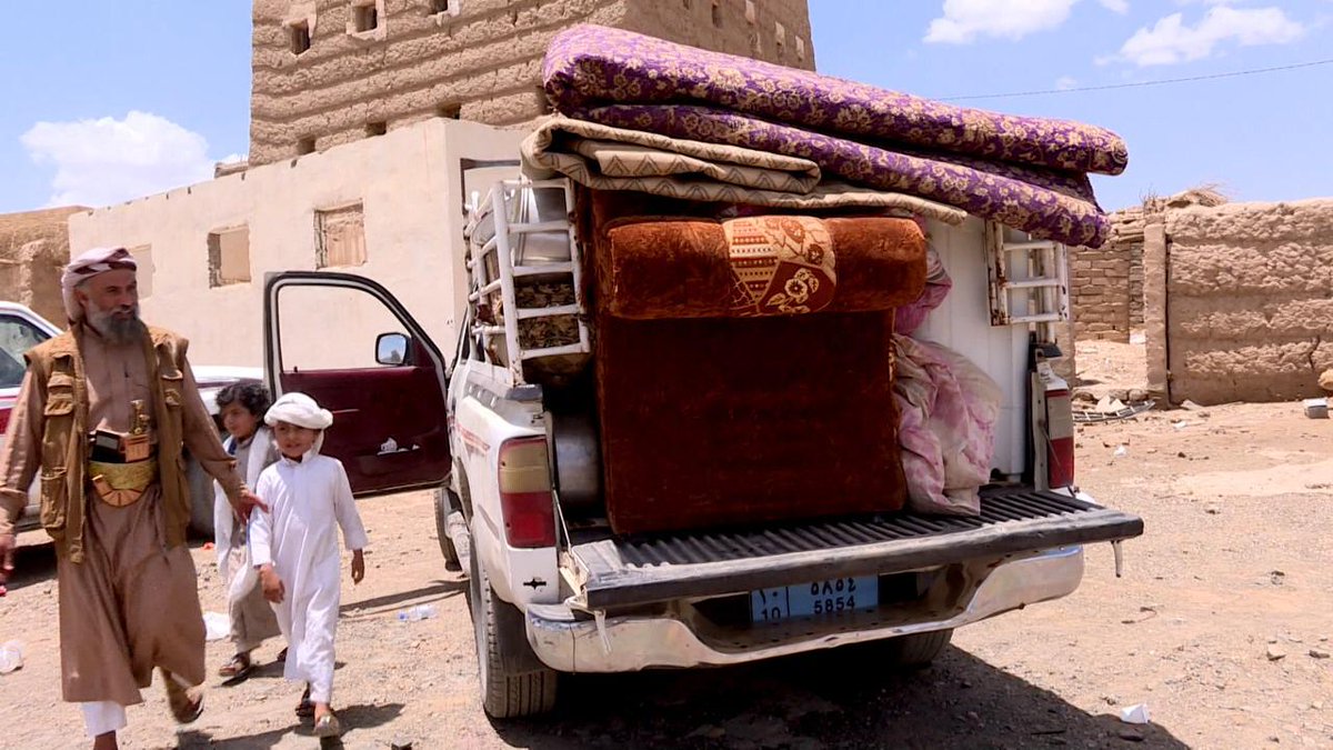 المئات من سكان قرى وادي آل أبو جبارة بصعدة يعودون إلى منازلهم بعد طرد الحوثيين (صور(