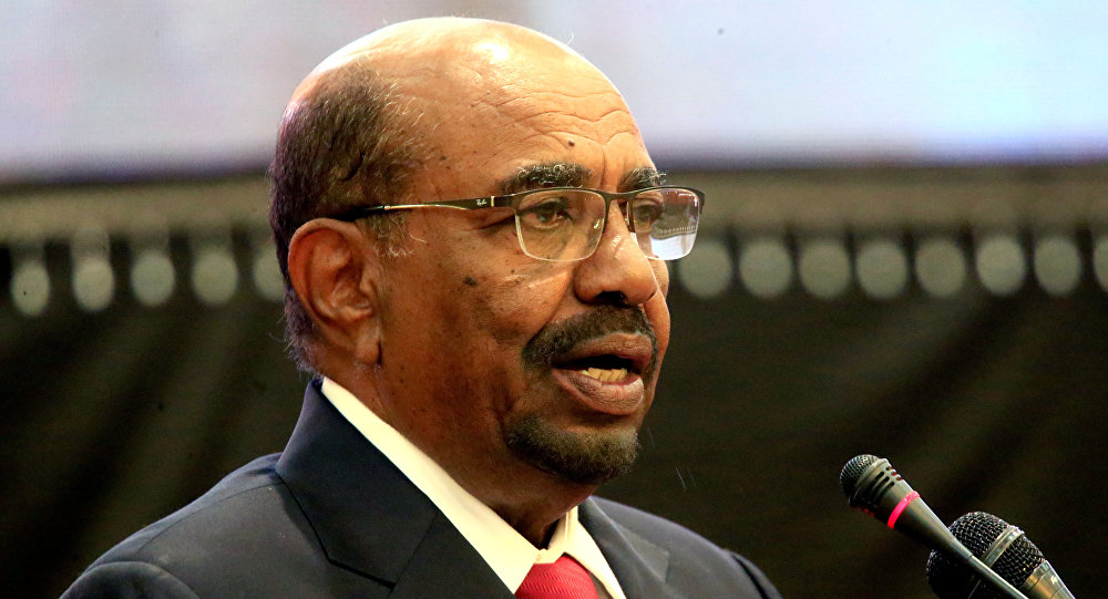 الرئيس السوداني يعلن حالة الطوارئ لمدة عام ويشكل حكومة لتصريف الأعمال