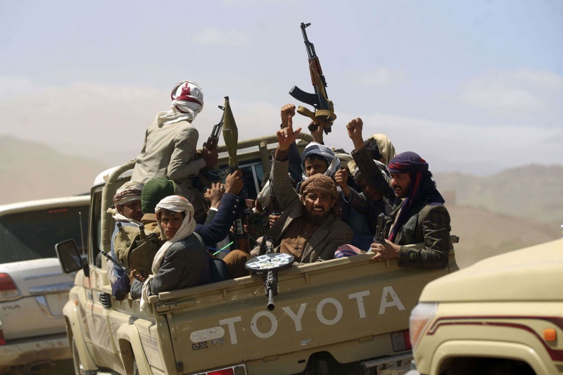 الحوثيون يصعّدون في الحديدة للتهرب من إلتزاماتهم بخصوص خطة إعادة الانتشار