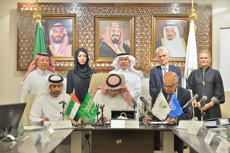 السعودية والامارات توقعان اتفاقية مع الصحة العالمية واليونيسف لتنفيذ مشاريع إنسانية باليمن بقيمة 60 مليون دولار