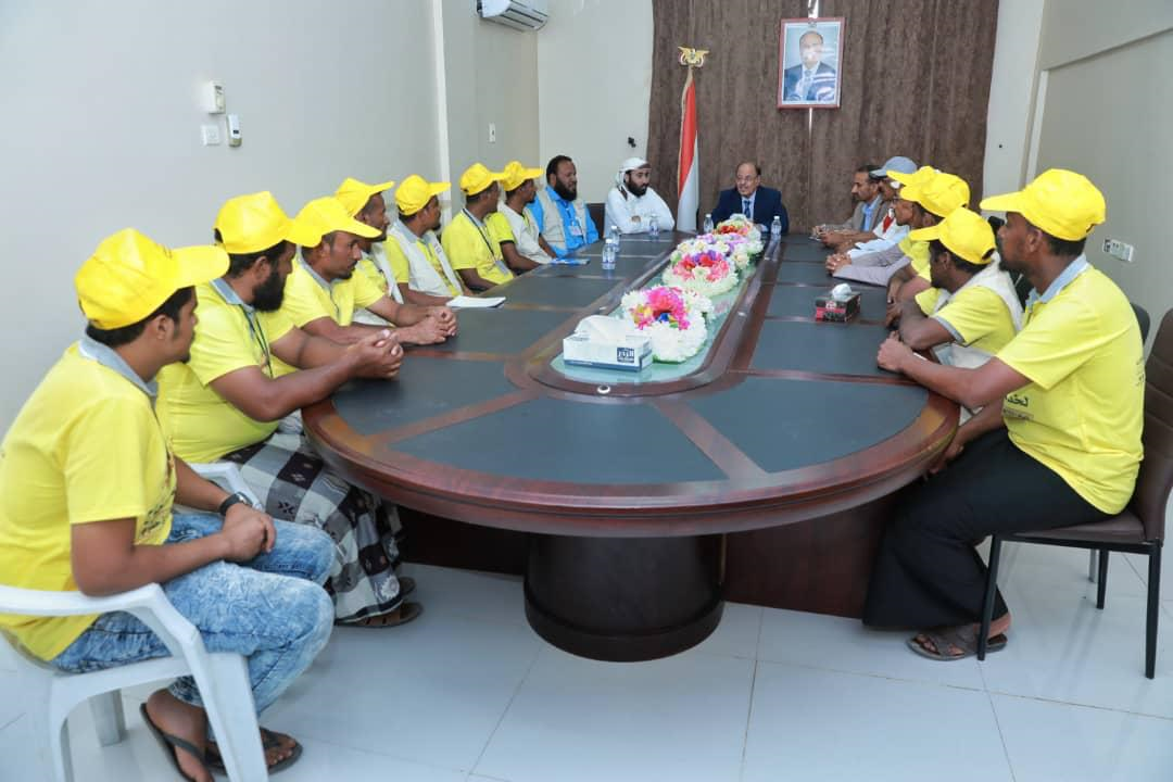 نائب الرئيس يشيد بجهود الفرق التطوعية لخدمة الحجاج اليمنيين