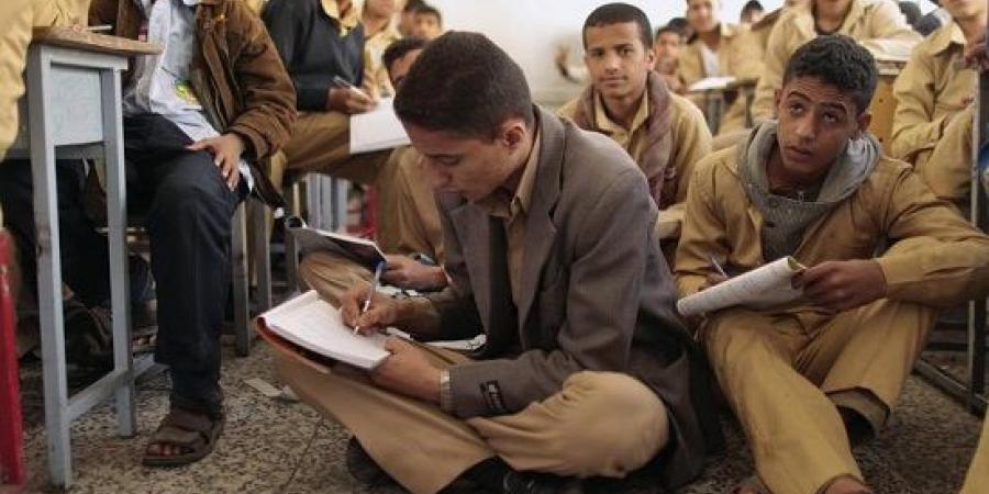 حوثنة التعليم ... إقصاء تربوي وتجييش لأطفال اليمن