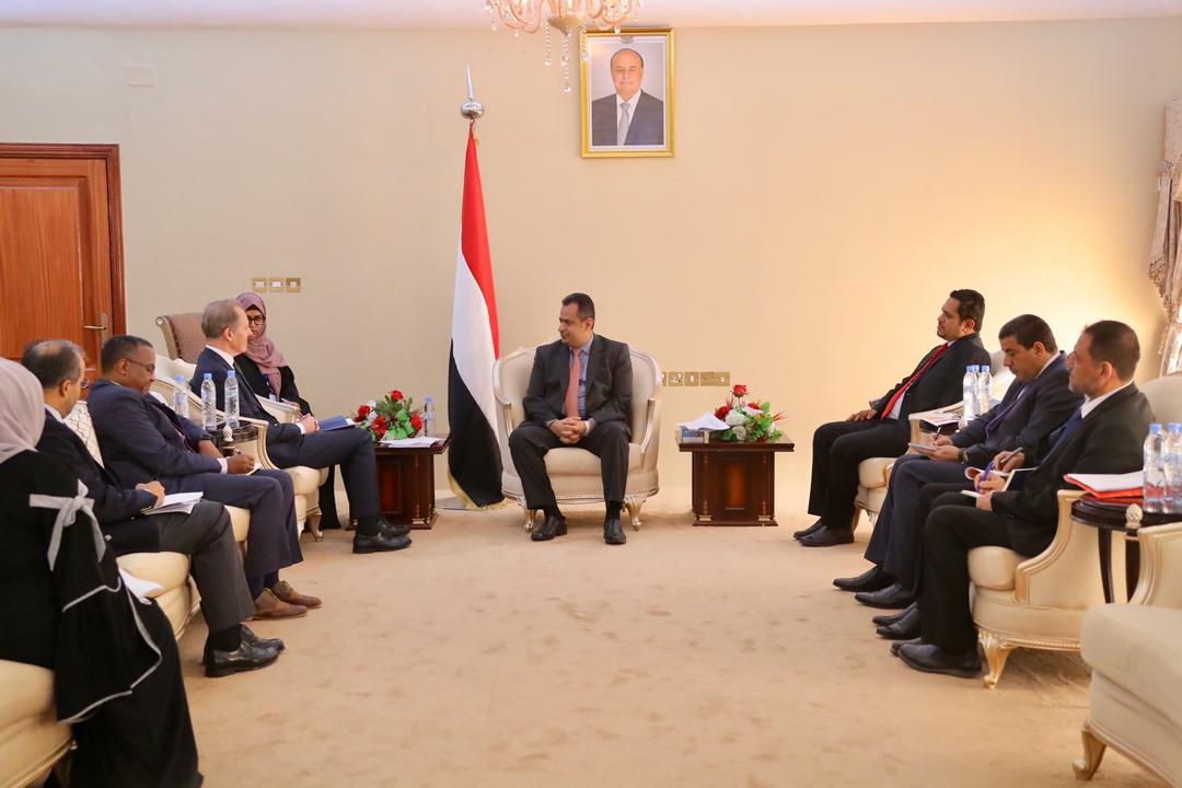 رئيس الوزراء يستقبل الأمين العام المساعد للأمم المتحدة ويبحث معه الأوضاع الإنسانية في اليمن