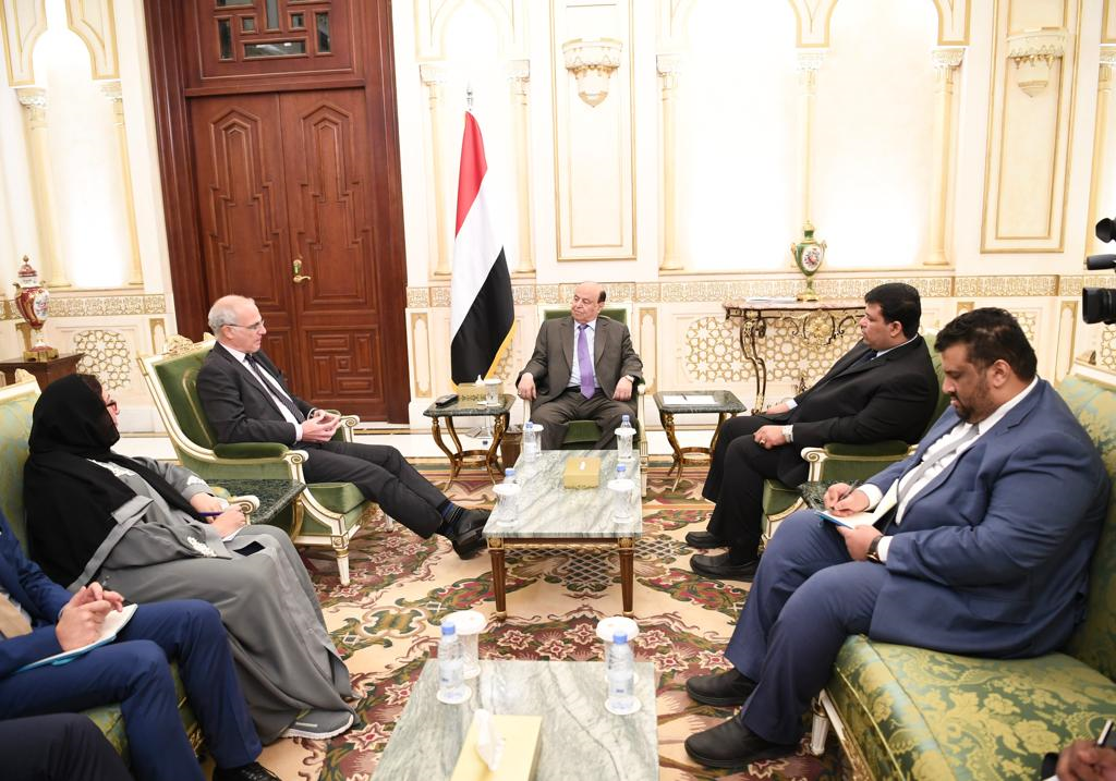 الرئيس هادي يطالب بريطانيا بالضغط على الحوثيين لتنفيذ اتفاق السويد