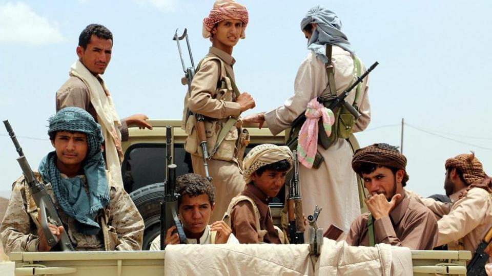 الحوثيون يداهمون قرية في المحويت ويختطفون ثلاثة من أبناءها
