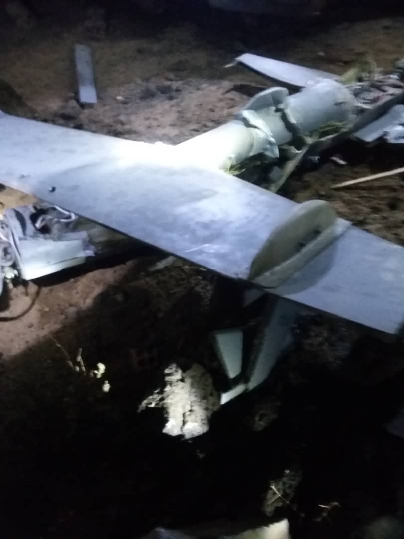 سقوط طائرات مسيرة حوثية في أرحب وهمدان (صور)