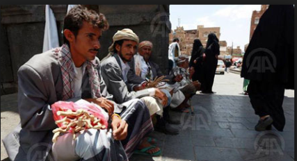 الباعة الجائلون في اليمن تحت المراقبة الشعبية ومحل شك من جميع الأطراف 