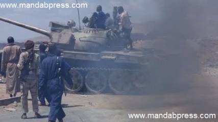 بالفيديو والصور: المقاومة بمأرب تتقدم بالآليات والمدرعات إلى مواقع الحوثيين