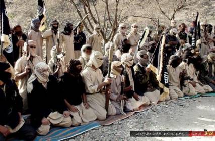 معهد واشنطن: لماذا يستهدف التحالف الخليجي "القاعدة" باليمن؟