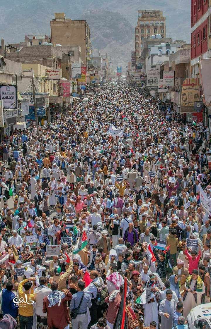 الآلاف يتظاهرون في مدينة تعز تضامنا مع غزة ورفضا لحرب الإبادة الجماعية