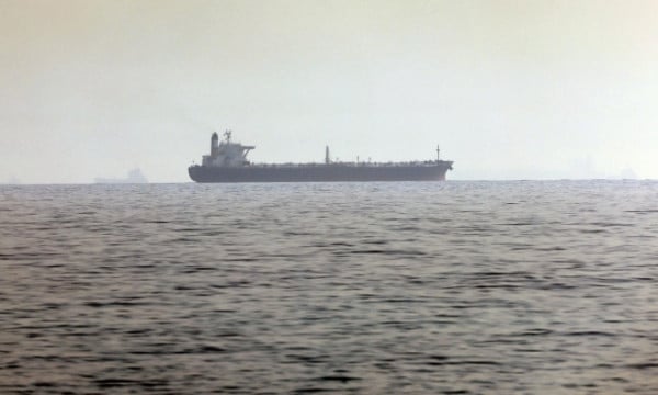 سفينة إيرانية تطلق نداء استغاثة في البحر الأحمر والسعودية تستجيب