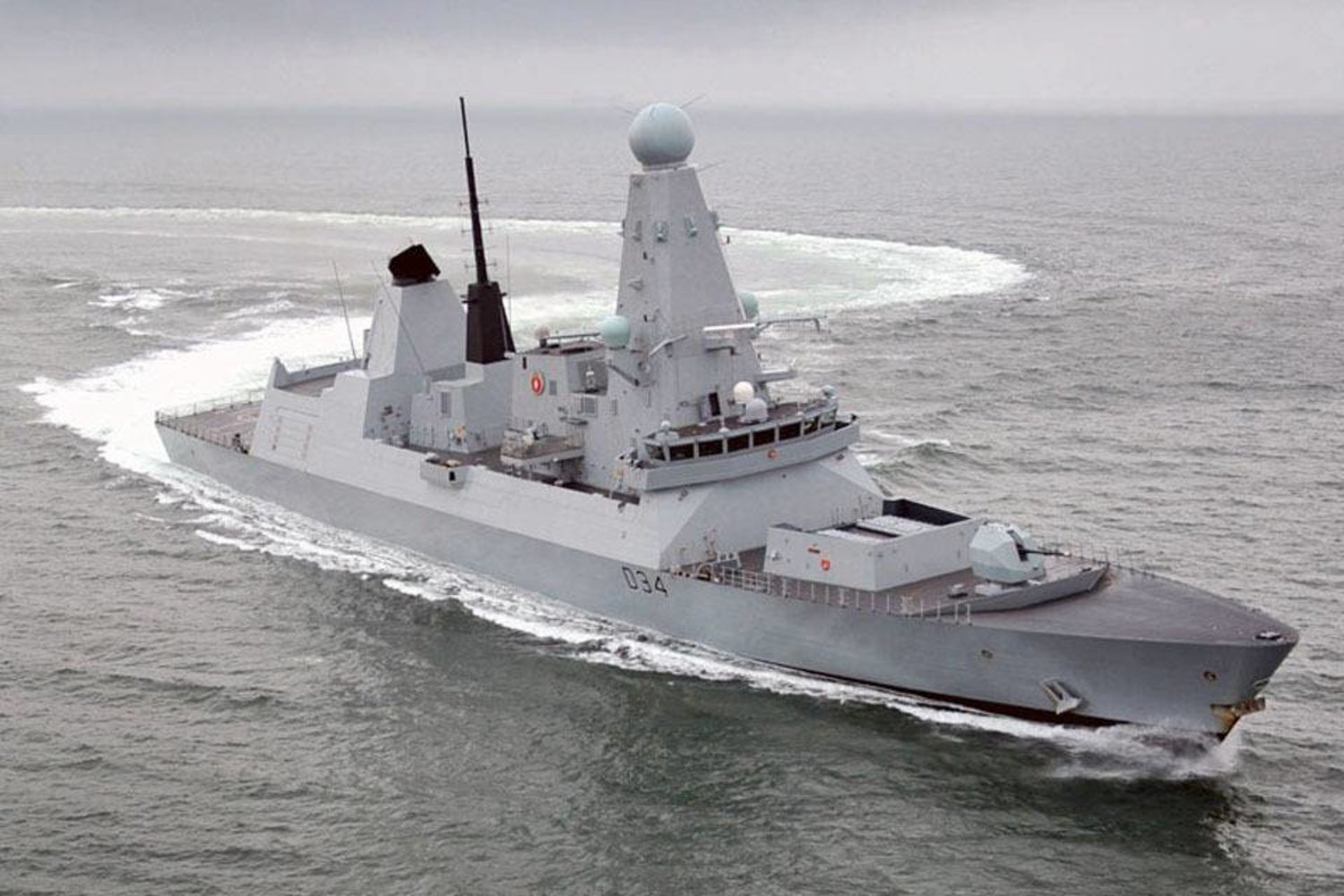 بريطانيا ترسل سفينة حربية إلى الخليج