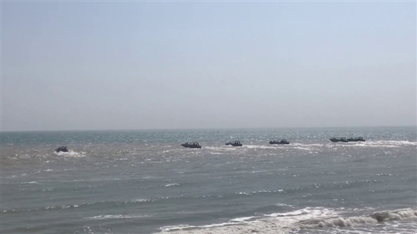قوات أمريكية تضبط شحنة مخدرات على متن زورق قبالة السواحل اليمنية
