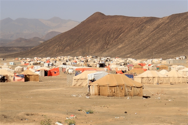 مليشيات الحوثي تصعد خطابها التحريضي ضد النازحين بمأرب لتبرير هجماتها على المخيمات