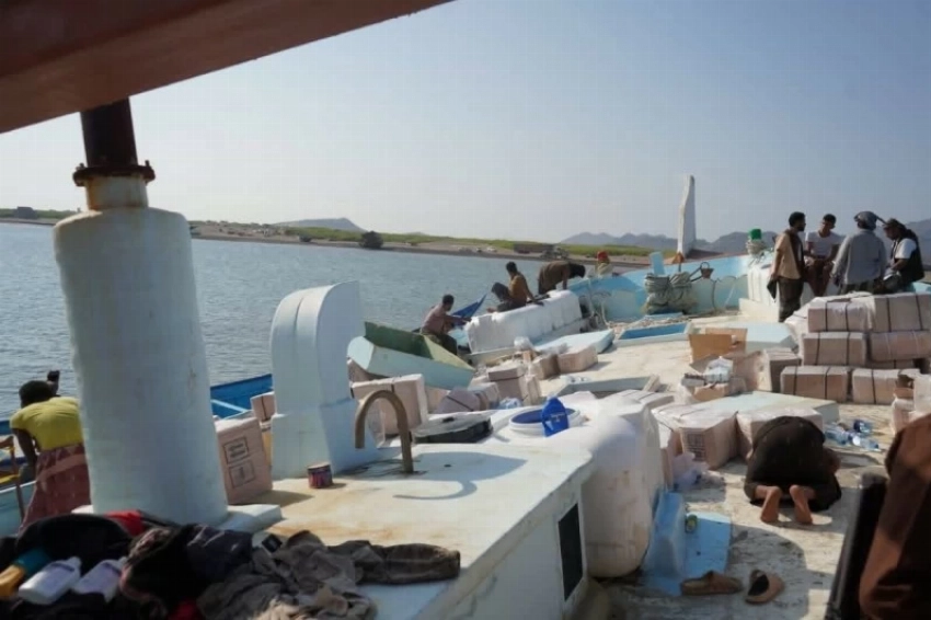 لم تشغلهم الحرب عن دعم الحوثي...ضبط قارب تهريب قادم من ميناء إيراني