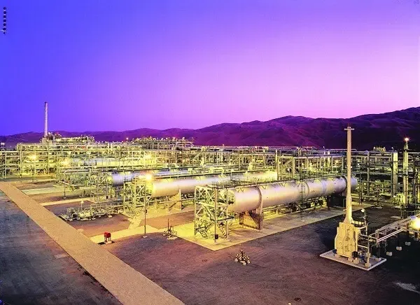 السعودية تعترض صاروخاً باليستياً استهدف قاعدة الأمير سلطان وتدمر 16 مسيّرة كانت متجهة نحو حقل الشيبة النفطي