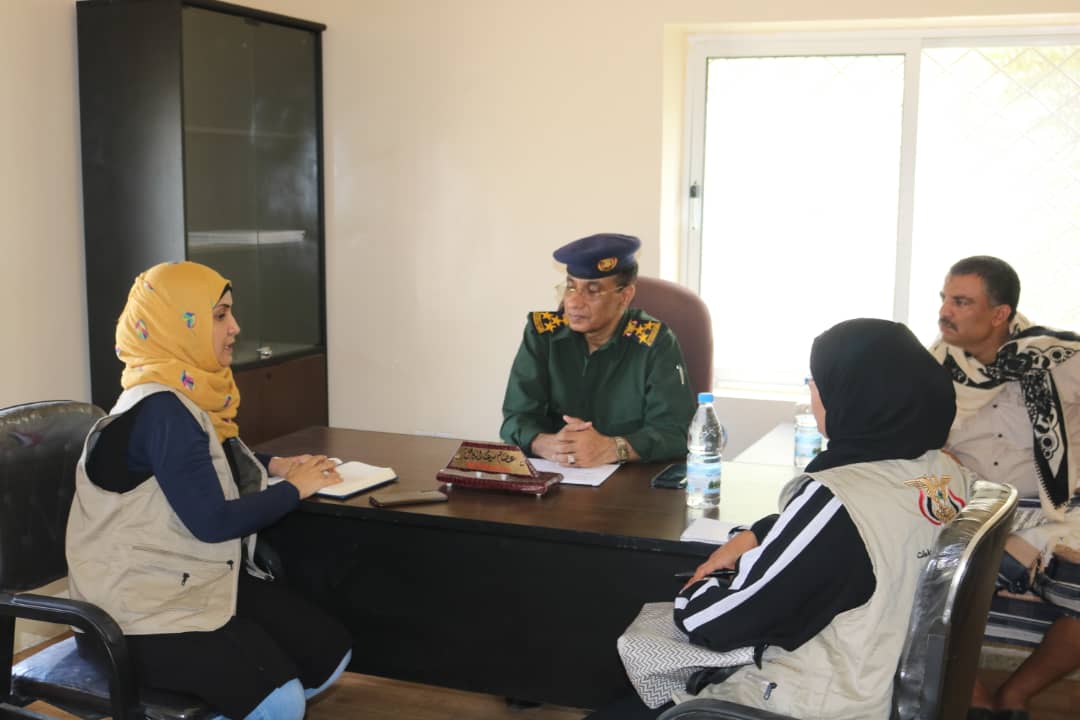 اللجنة الوطنية للتحقيق تناقش مع مدير شرطة تعز أوضاع حقوق الإنسان في المحافظة