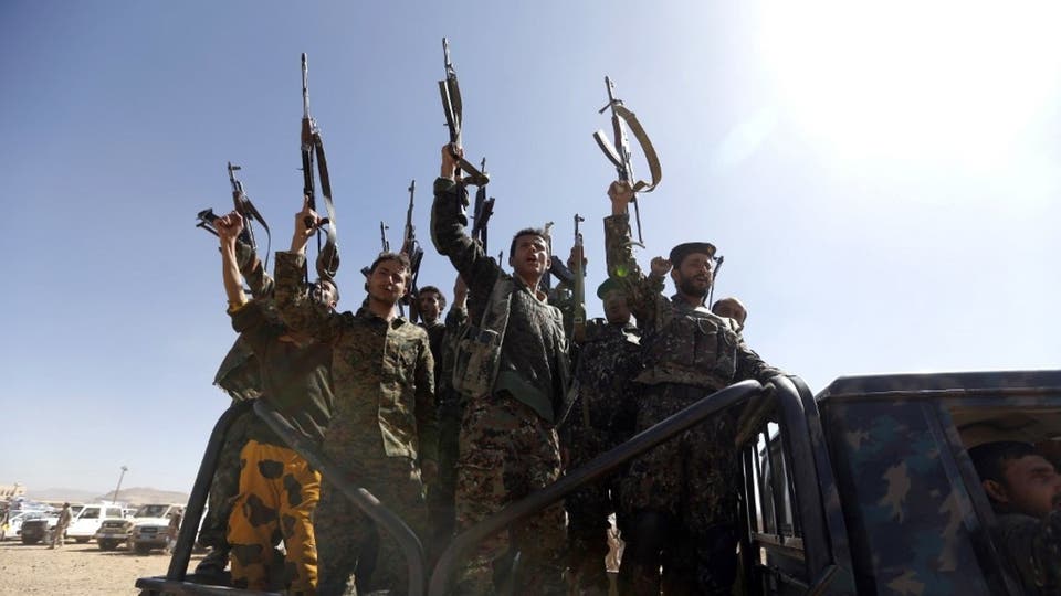 ميليشيا الحوثي تنهب مساعدات اليمنيين وتبيعها