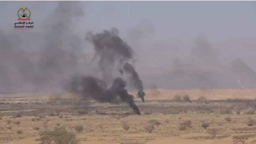 عربات للحوثيين تحترق في جبهة الكسارة 