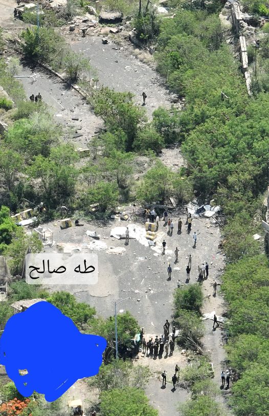 صورة تظهر جانبي الشرعية والحوثيين على آخر نقطة فاصلة على خط الحوبان-مدينة تعز... (شاهد)