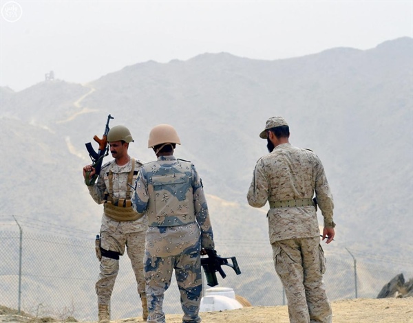 قوات سعودية في الحدود مع اليمن 