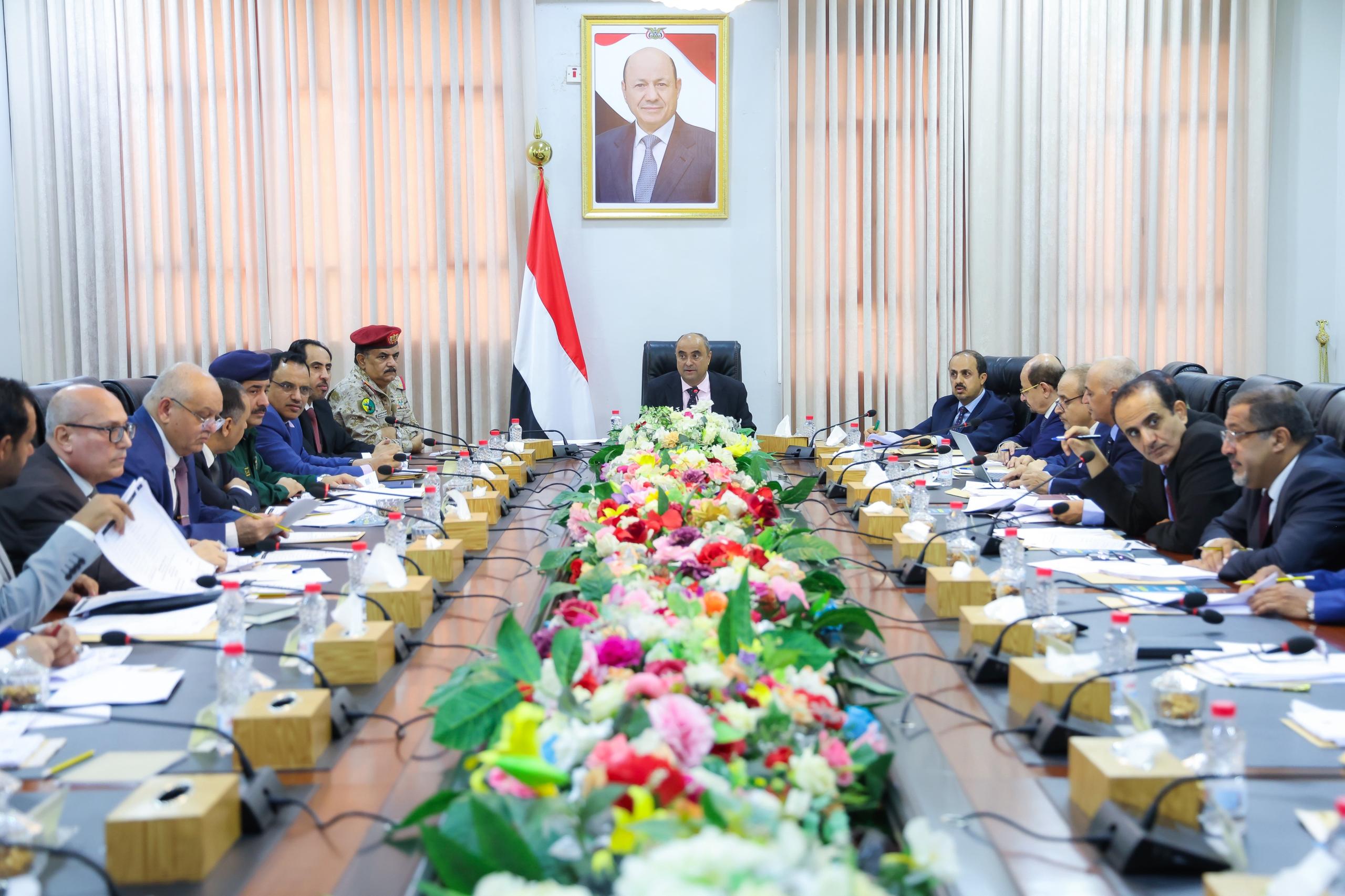 الحكومة تعلن بدء صرف المرتبات المتأخرة للقطاعين المدني والعسكري اعتبارًا من اليوم الخميس