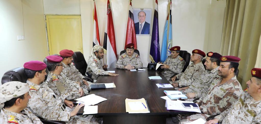وزير الدفاع:  الأيام القادمة ستشهد تحولات على كل المستويات حتى دحر المليشيا الحوثية 