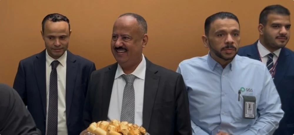 في أول قرار له.. وزير النقل اليمني يوجه بتشغيل رحلات إلى مطار المخا الأربعاء