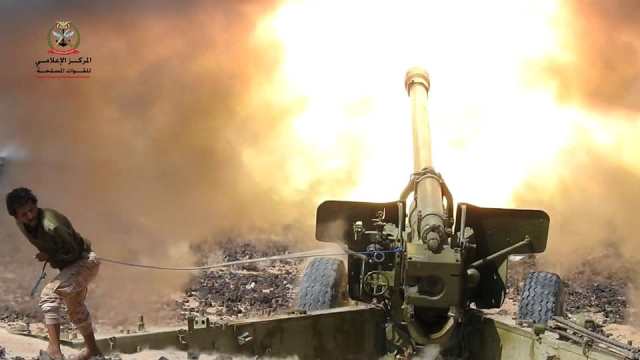 مدفعية الجيش تدك مليشيات الحوثي في باقم