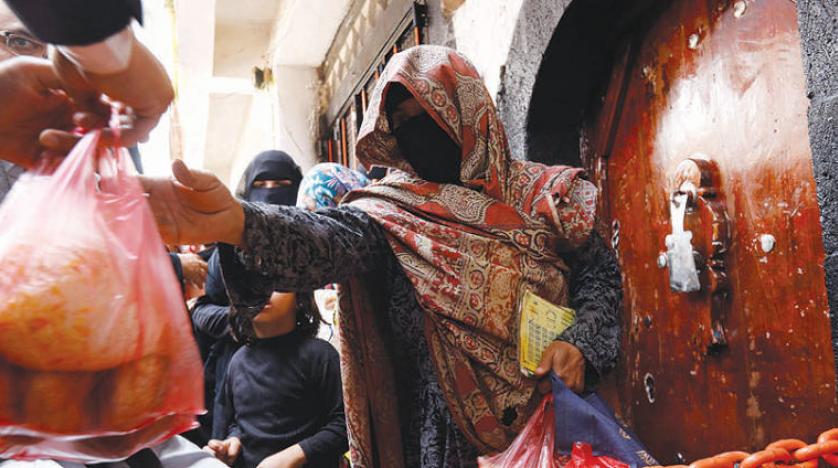 الحوثيون يخفون غاز الطهي في إب ليباع في السوق السوداء