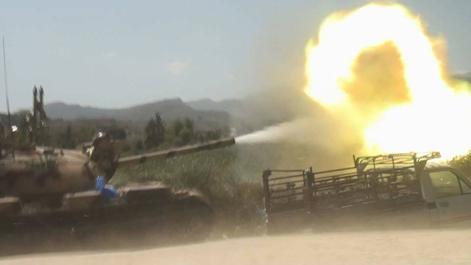 الجيش يقصف مواقع الحوثيين غرب تعز
