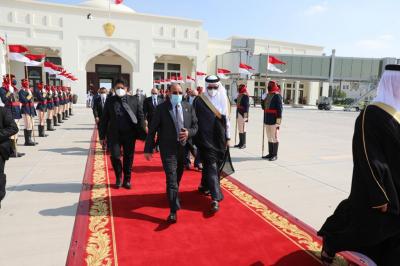 نائب رئيس الجمهورية يصل الى مملكة البحرين لتقديم العزاء في رحيل سمو الامير خليفة بن سلمان