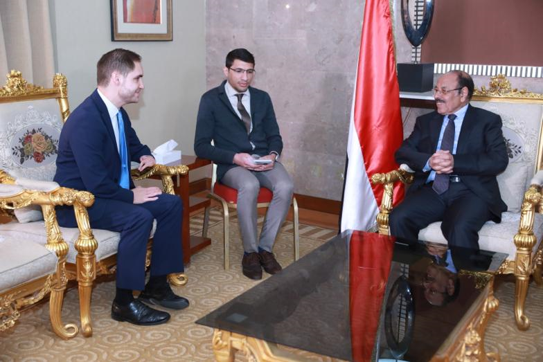 نائب الرئيس يناقش مع القائم بأعمال السفير الألماني المستجدات في اليمن