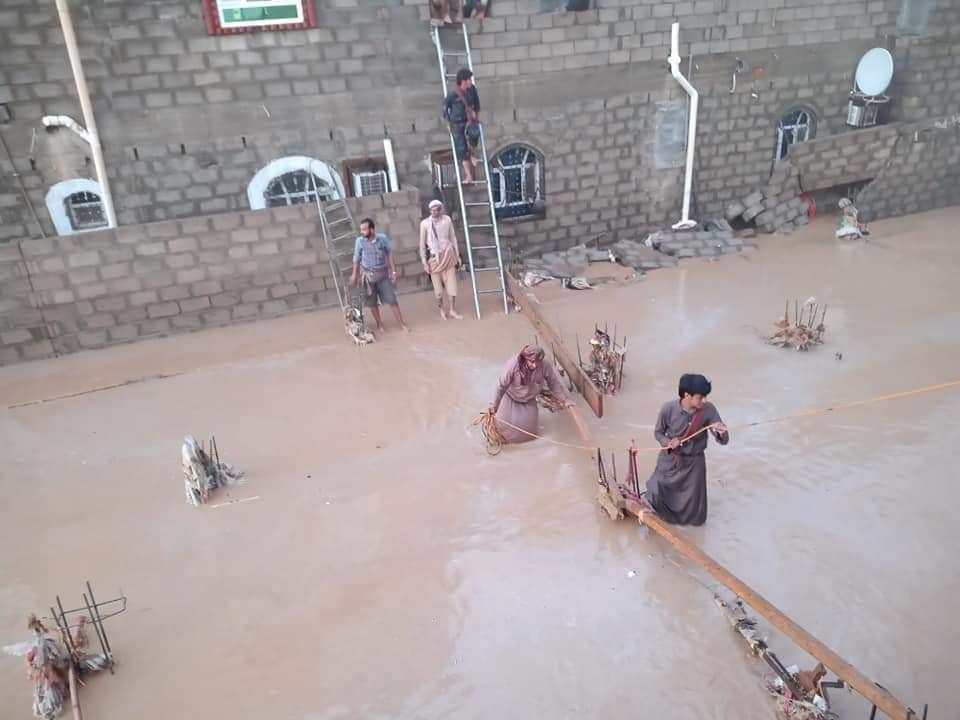 السيول تفتح جرحا ثالثا فى جسد "اليمن" المنهك.. بعد المتمردين وكورونا 