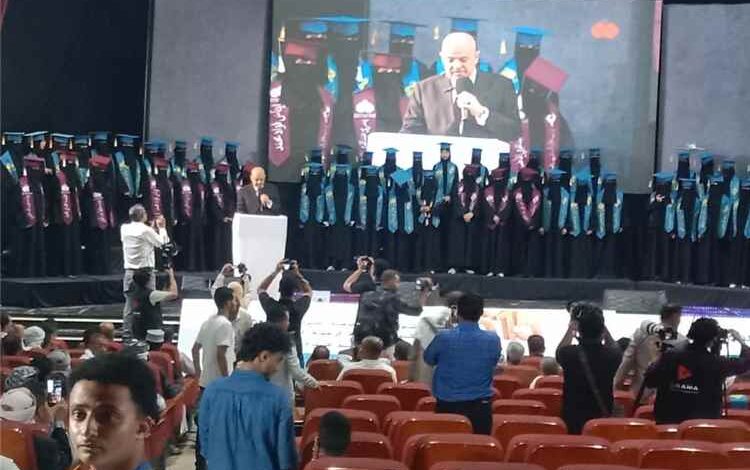 محافظ تعز: الاهتمام بحفظة القرآن الكريم استثمار في بناء الإنسان وتعزيز قيم المجتمع